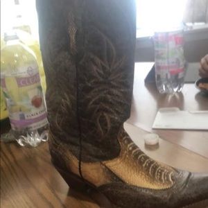 Women’s coral boots